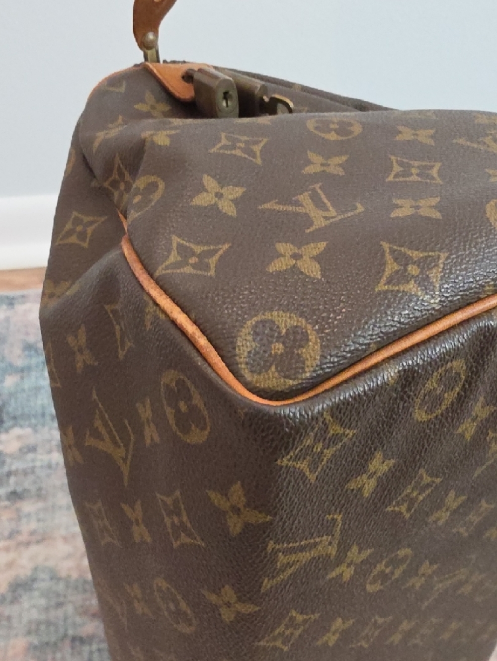 Impeccable Vintage Louis Vuitton Speedy 35 Monogram Satchel - Picture 7 of 15